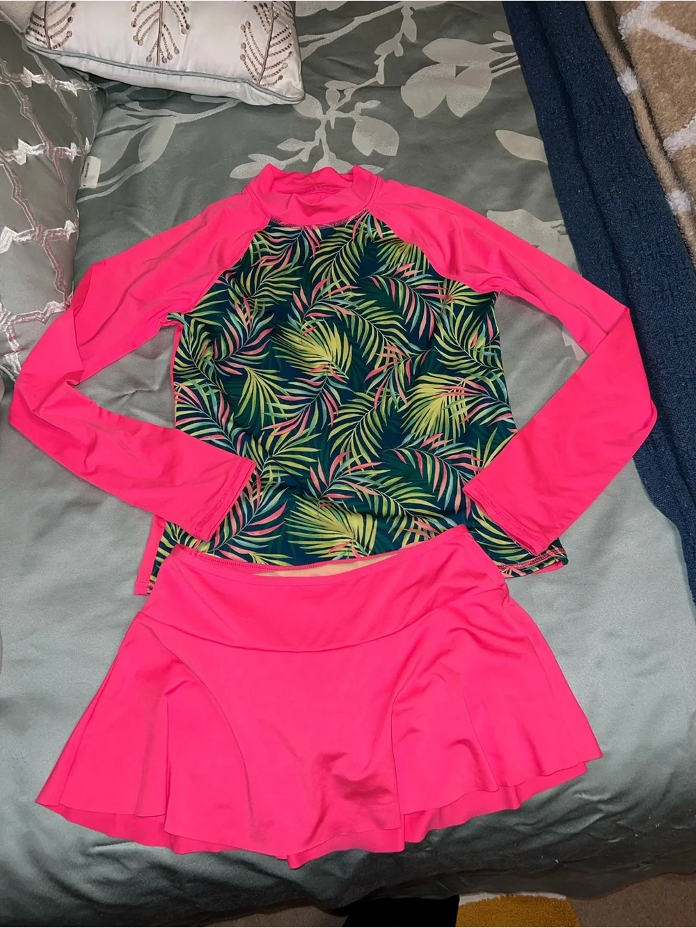 Lands' End Bright Pink Girls large 10/12 Swim Top and matching skort EUC